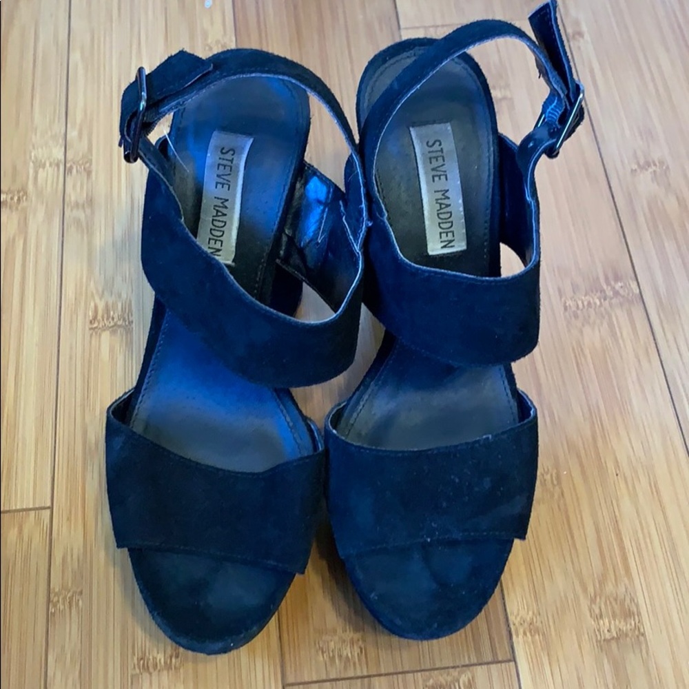 Black faux saude Steve Madden heels